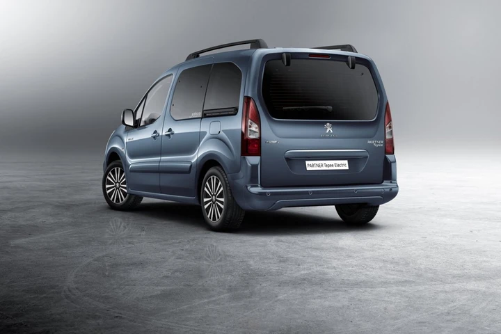 Peugeot Partner Tepee Electric, immagini ufficiali