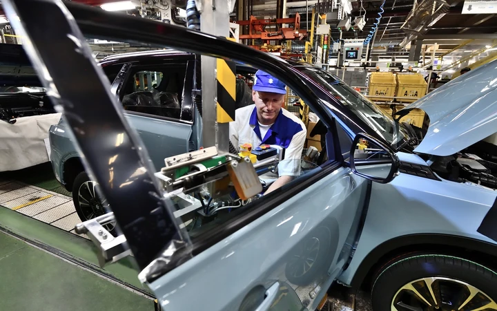 Suzuki: le immagini dell'impianto ungherese