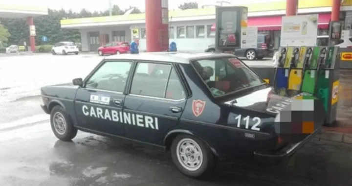 La Polstrada ferma una Gazzella dei Carabinieri, ma era una replica