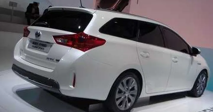 Toyota Auris Touring Sports al Salone di Parigi