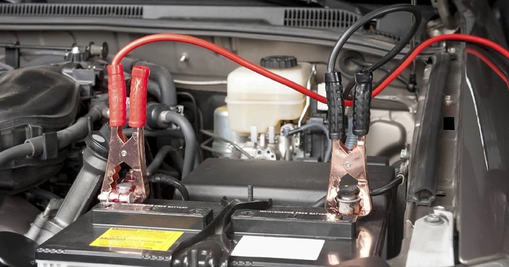 Come avviare un'auto con batteria scarica: guida all'uso dei cavi