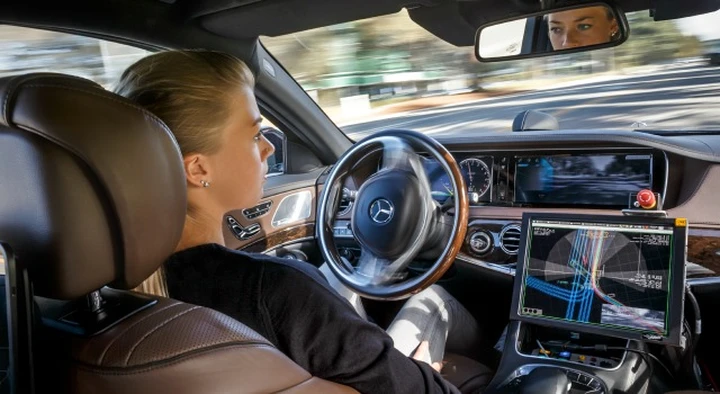 Mercedes a guida autonoma: l'abitacolo del futuro