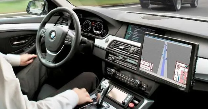 Autonomous car (Driverless o Self Driving Car)