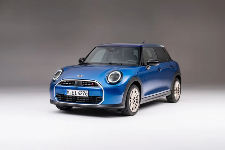 Mini Cooper 5 porte, il debutto della nuova generazione