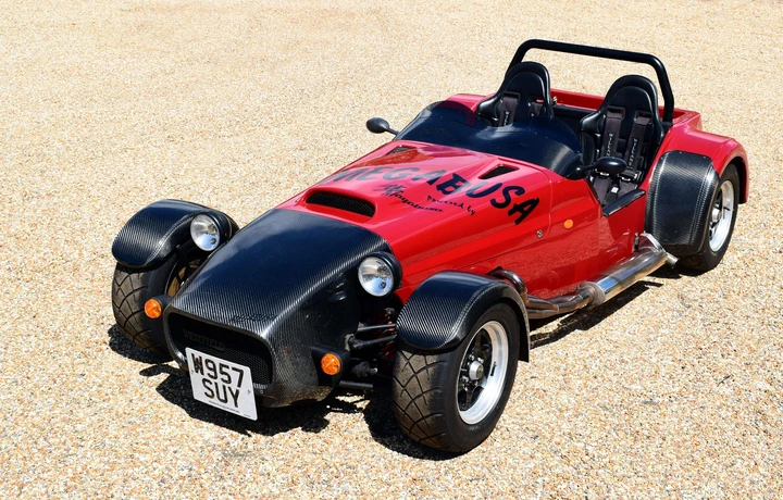 Westfield Megabusa: l'auto sportiva britannica con motore Suzuki Hayabusa