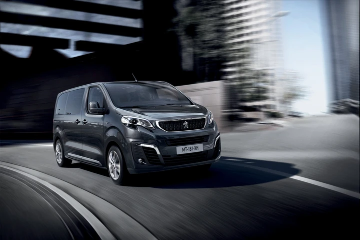 Peugeot Traveller 2017: foto ufficiali