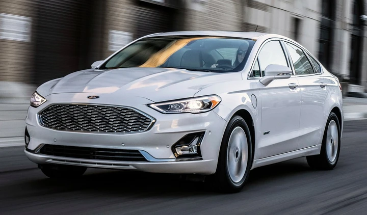 Ford Fusion: il restyling debutterà al Salone di New York