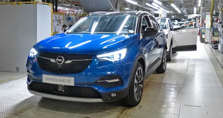 Opel Grandland X Hybrid Plug-in: iniziata la produzione