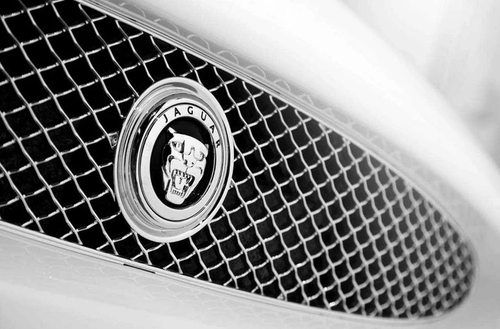 Jaguar XK: Coventry sviluppa la nuova generazione