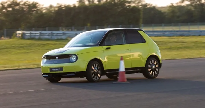 Honda e: nuovi dettagli sulla attesa supercompatta elettrica