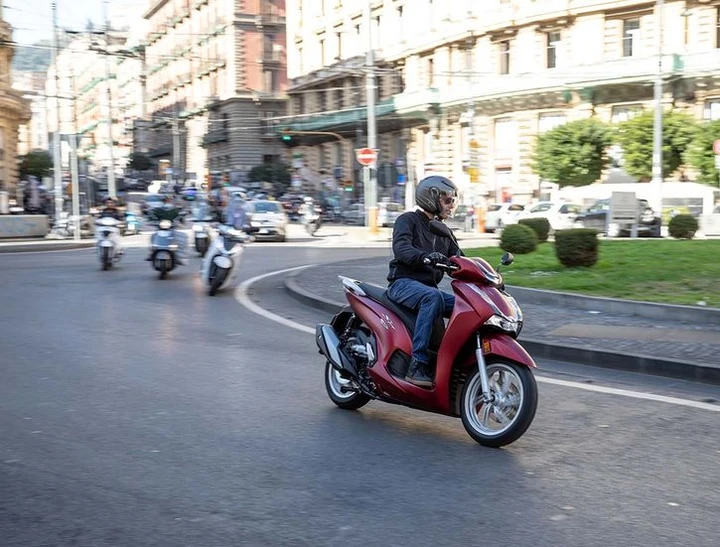 5 situazioni di pericolo in moto in città