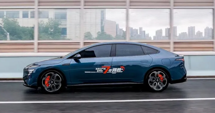 Batterie solide Nissan: più autonomia e ricarica veloce dal 2028