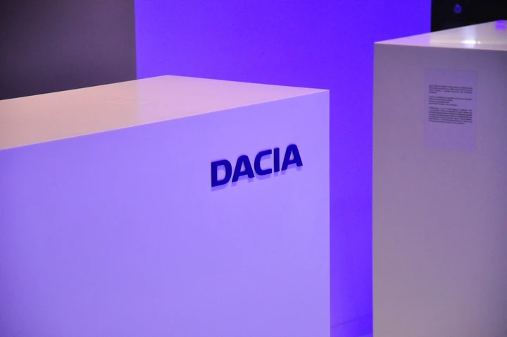 Dacia - Stand al Salone di Parigi 2016