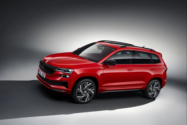 Skoda Karoq 2022: nuove immagini ufficiali