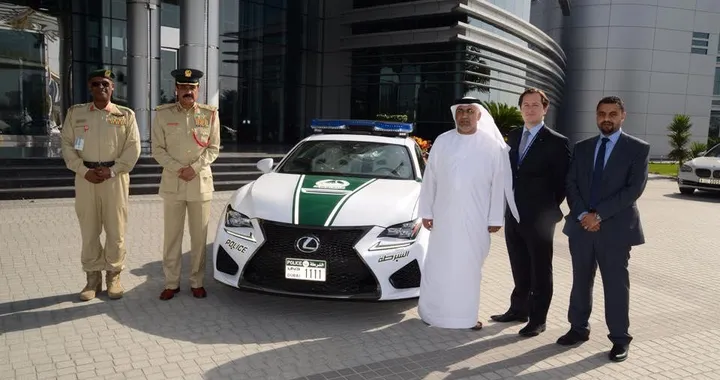 Lexus: una RC F per la polizia di Dubai