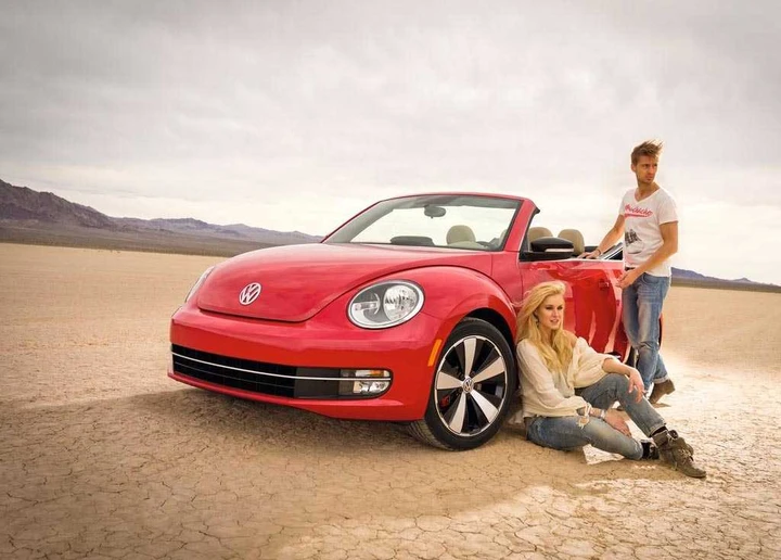 Volkswagen Maggiolino Cabrio: le foto ufficiali