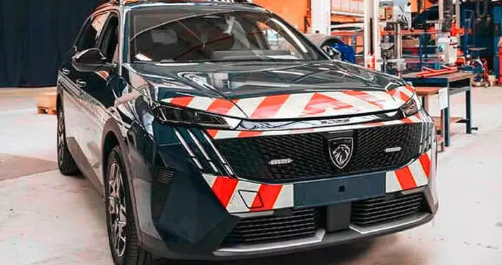 Peugeot 5008, i nuovi SUV entrano al servizio della Polizia Francese