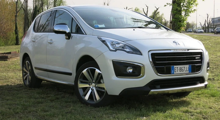 Peugeot 3008 HYbrid4 2014, la prova su strada