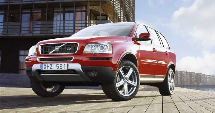 VOLVO XC90