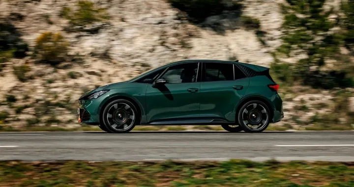 Cupra Born VZ: la nuova frontiera delle auto elettriche sportive con 326 CV di potenza