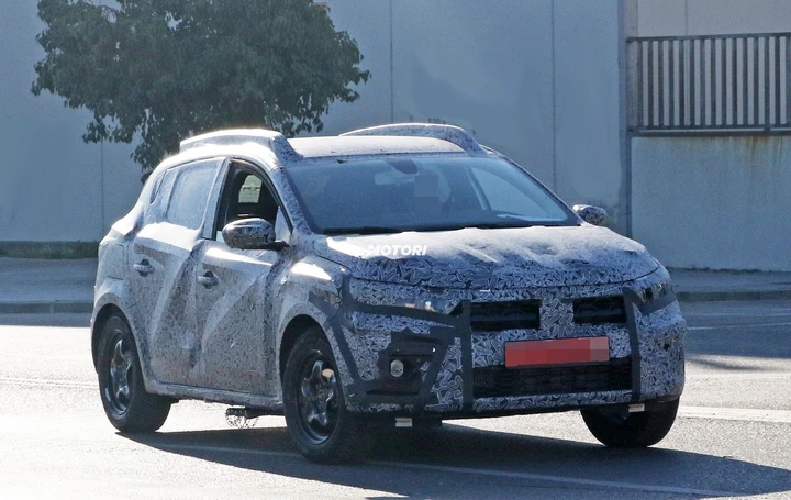 Dacia Sandero Stepway: foto spia della nuova generazione