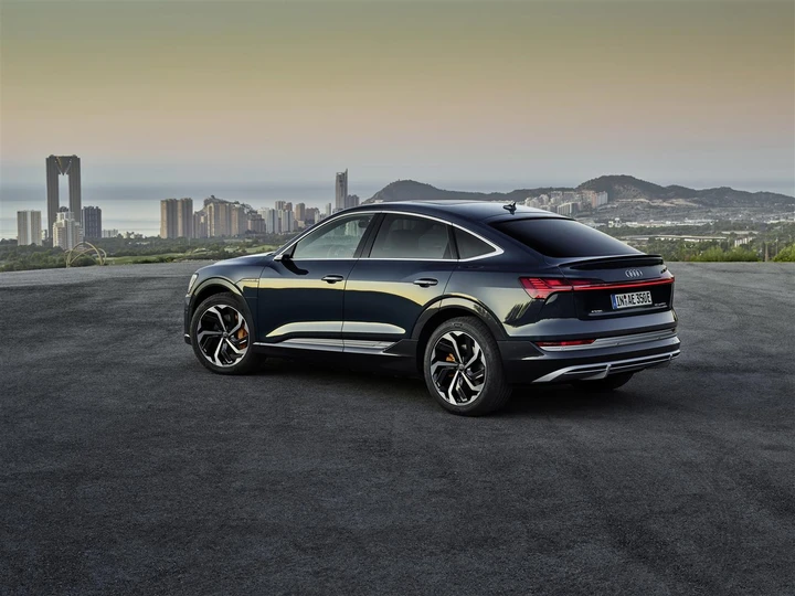 Audi e-tron Sportback Edition one: immagini ufficiali