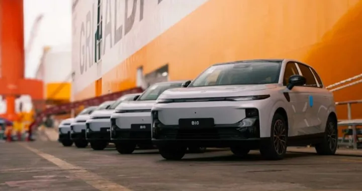 Boom delle auto elettriche cinesi: Leapmotor B10 e Xpeng P7 conquistano l'Italia