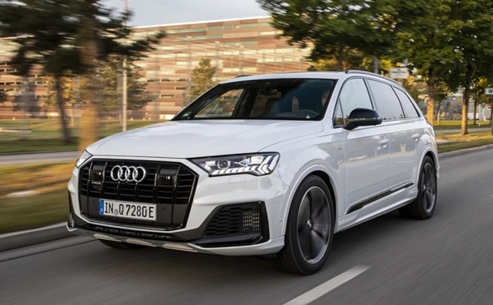 Audi Q7 TFSI e quattro: il nuovo SUV ibrido plug-in è pronto al debutto