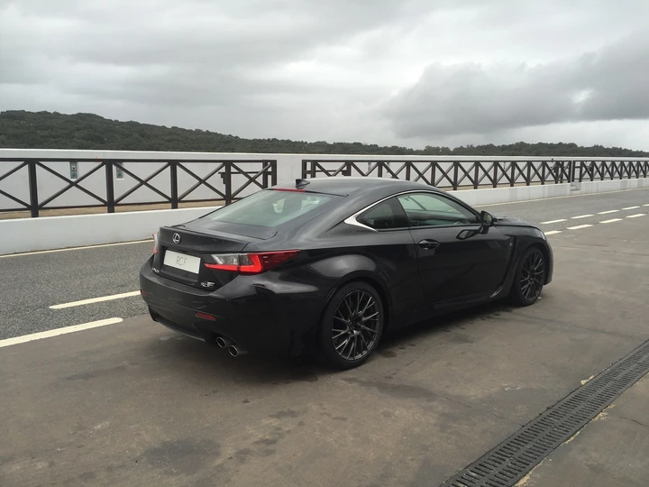 Lexus RC F: la versione sportiva arriva in Italia