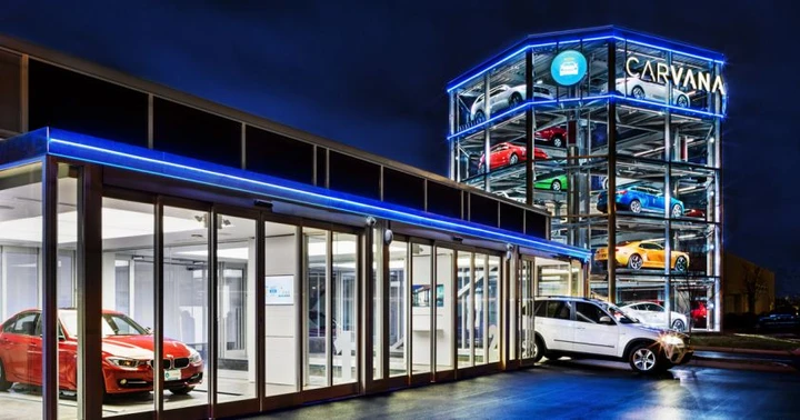 Carvana, il distributore automatico di auto usate