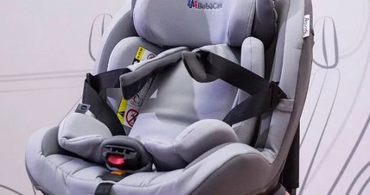 Seggiolini con allarme anti-abbandono: ora sono obbligatori