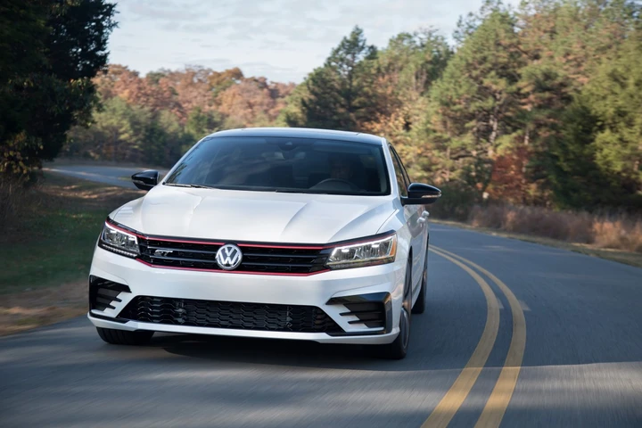 Volkswagen Passat GT Concept: le immagini ufficiali