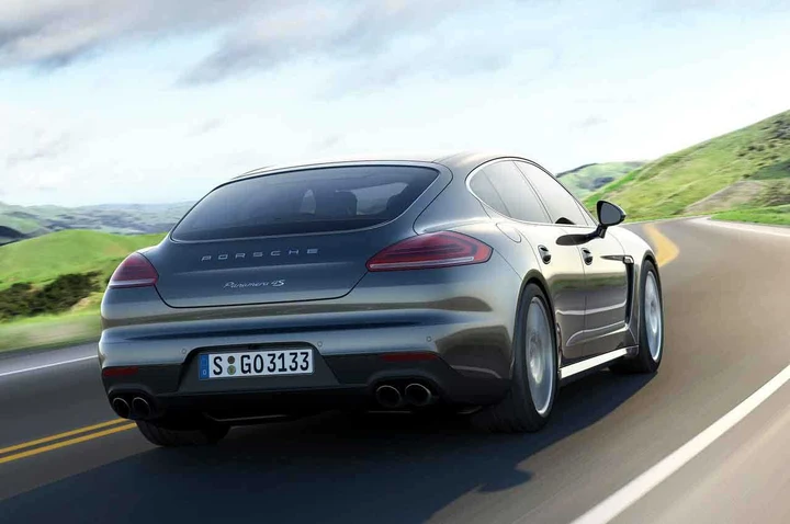 Nuova Porsche Panamera 2014, anche ibrida plug-in
