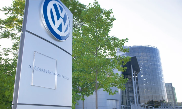 Volkswagen: tagli agli investimenti per affrontare lo scandalo