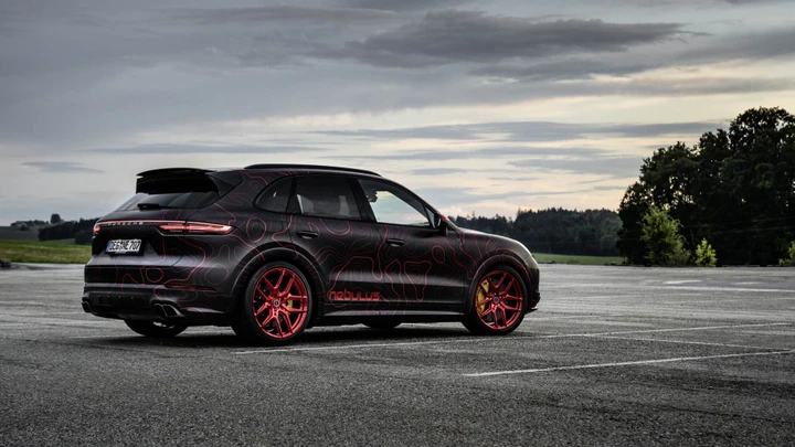Porsche Cayenne by Nebulus: immagini ufficiali
