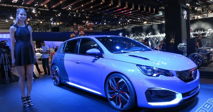 Peugeot 308 R HYbrid al Salone di Francoforte
