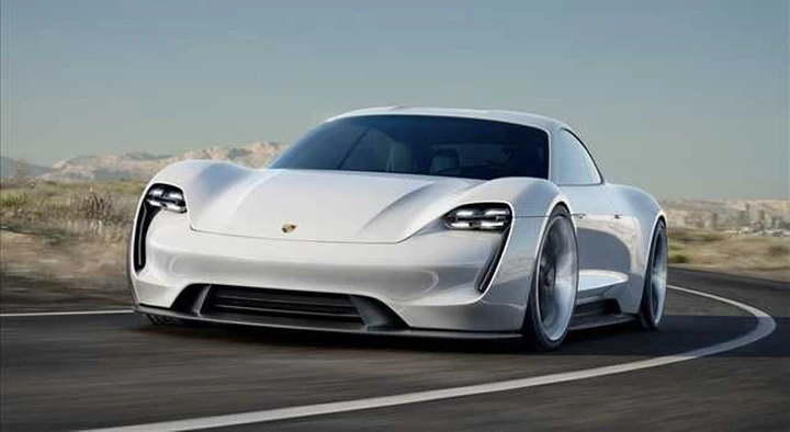 Porsche elettrica: è attesa entro il 2020