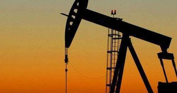 Carburanti: il petrolio vola a 120 dollari al barile
