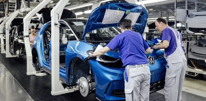 Volkswagen prepara una maxi ristrutturazione: fino a 100.000 posti a rischio