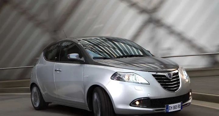 Nuova Lancia Ypsilon 2011: abbiamo provato a comprarla