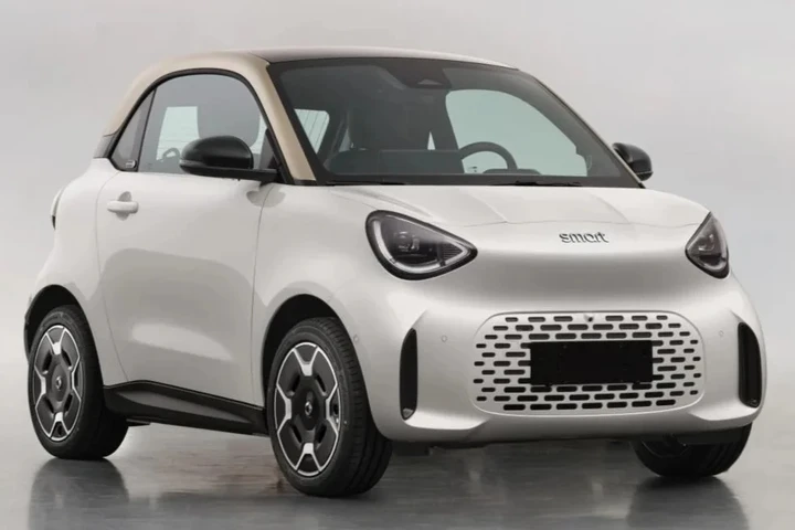 Nuova Smart #2: 2,75 metri, 80 CV e prezzo sotto 22.500 euro