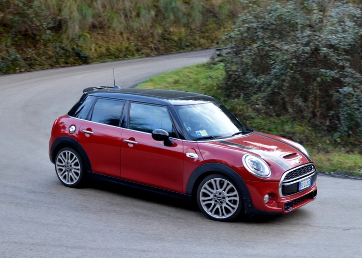 Mini Cooper S 5 porte: la prova su strada