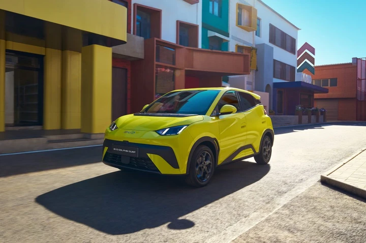 BYD Dolphin Surf: l’auto elettrica compatta da 18.990 euro