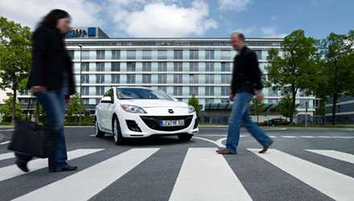 Ecco la Mazda3 i-stop: si spegne e riparte da sola