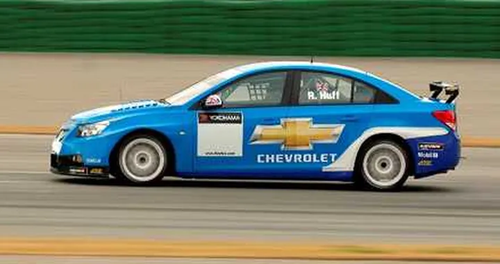 Chevrolet Cruze pronta per il campionato WTCC