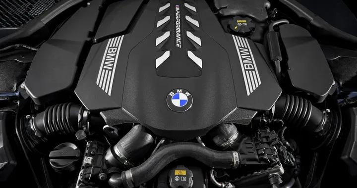 Bmw: meno motori benzina e diesel a partire dal 2021
