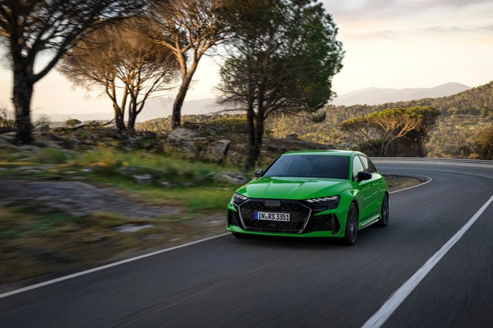 Nuova Audi RS3: motore 5 cilindri da 400 CV e tanta tecnologia
