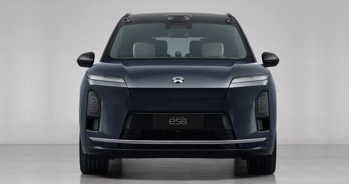 Nio ES8 NT3: il SUV elettrico da 697 CV che ricarica in 5 minuti