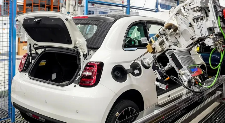 Stellantis, nuovo stop a Mirafiori: produzione ferma tra luglio e agosto