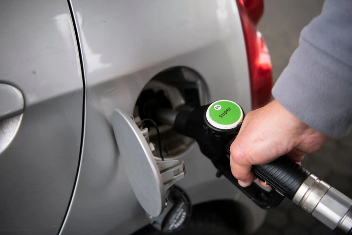 Qual è stata la spesa degli italiani in benzina e gasolio nel 2024: cifra notevole